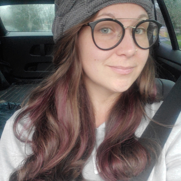 Welcome to my Closet! 👋 - Picture 1 of 4